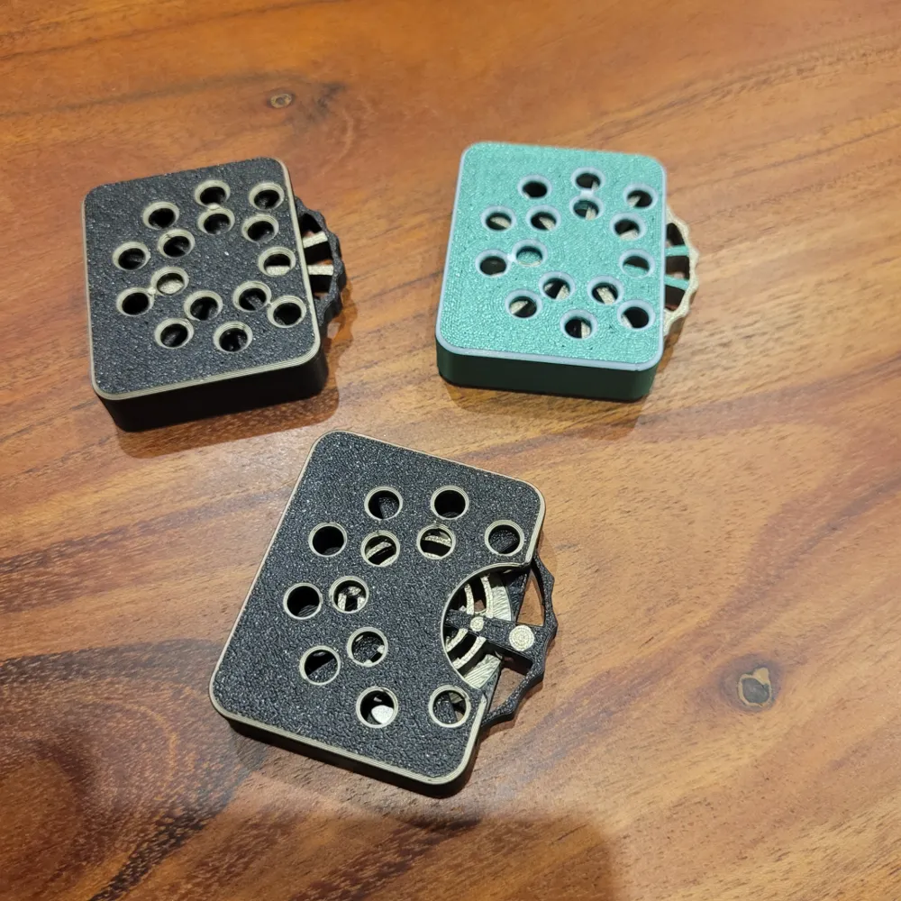 Magnetic Twister Fidget, photo 4 of 4 - Magnetic Twister Fidget Toys & Games