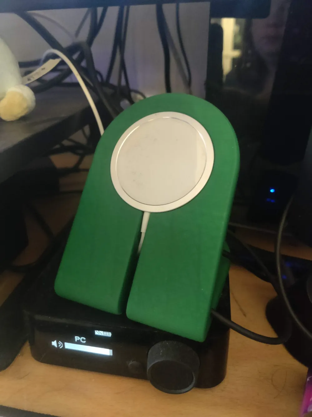 MagSafe Iphone holder, photo 2 of 4 - MagSafe Iphone holder Hobby & DIY