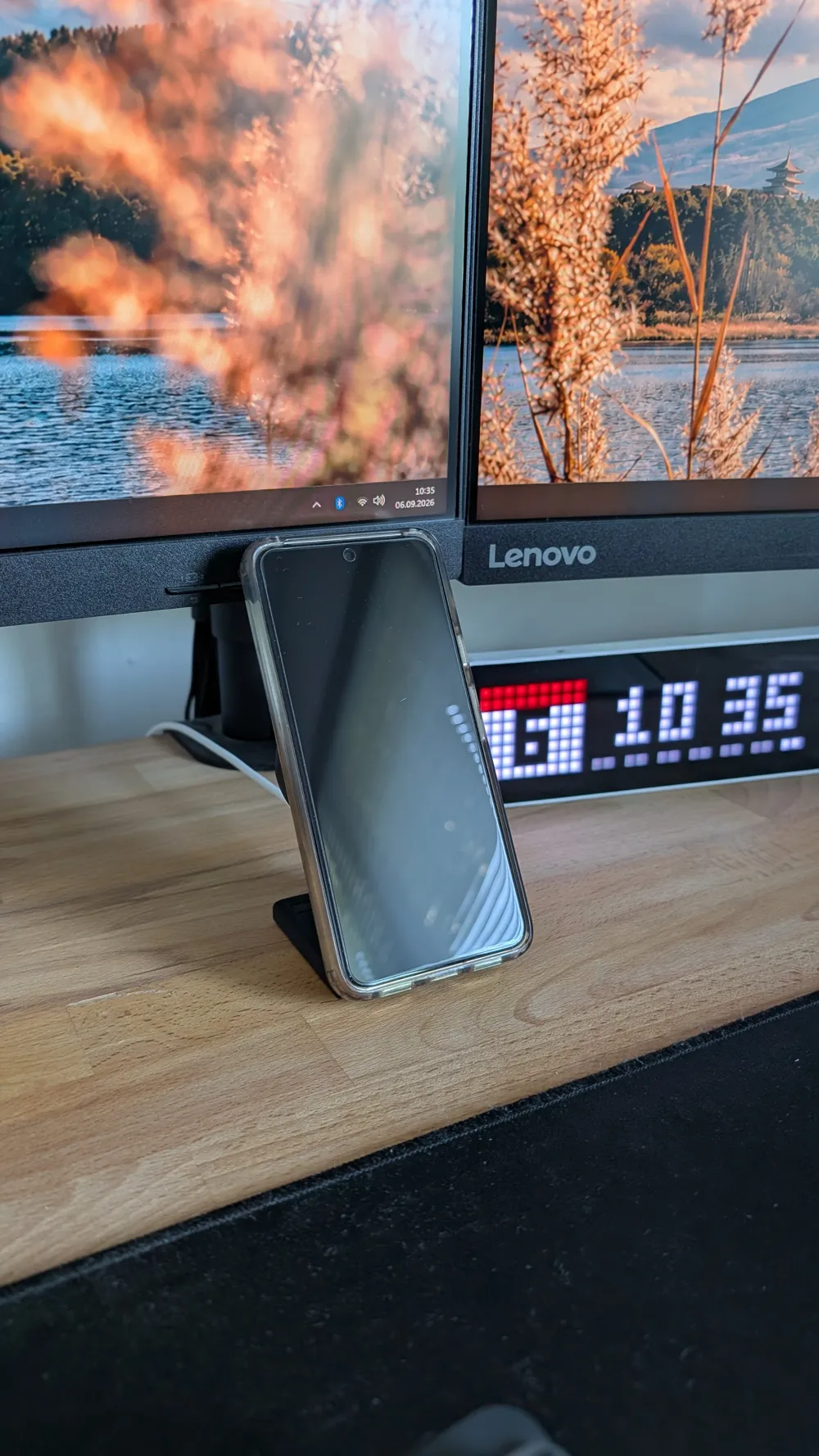 Magsafe Phone Charger Stand, photo 3 of 4 - Magsafe Phone Charger Stand Household