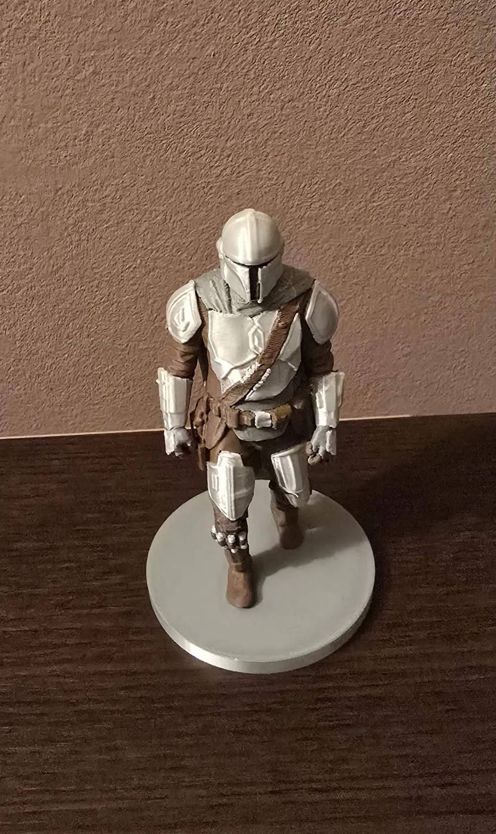 MANDALORIAN, photo 2 of 4 - MANDALORIAN Figurines & Collectibles
