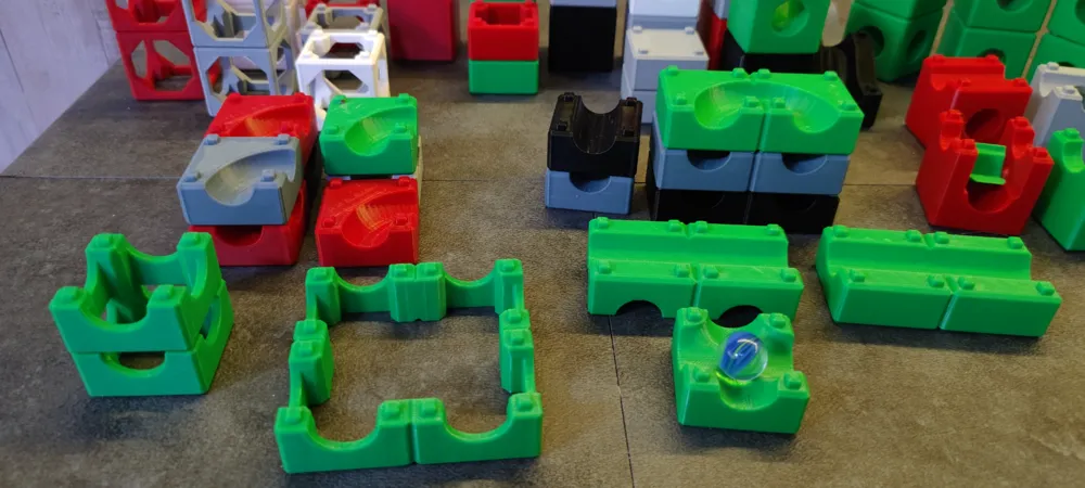 V2.0 - a brick based marbel run fun, photo 2 of 4 - V2.0 - a brick based marbel run fun Toys, Games & Hobbies