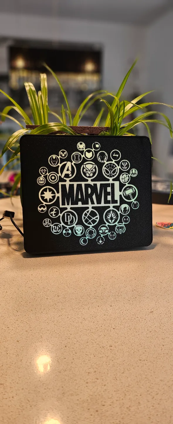Marvel logo'S Fan art led lamp, photo 4 of 4 - Marvel logo'S Fan art led lamp Lamps & Lighting