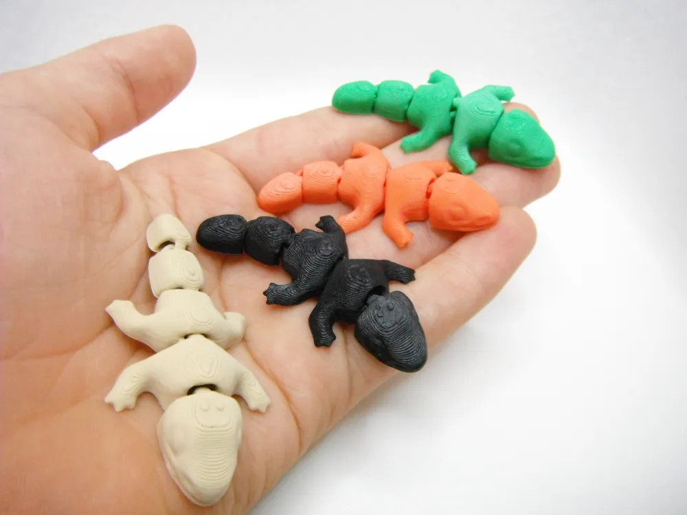 Micro Lizard 3 gram Free to Sell!, photo 2 of 4 - Micro Lizard 3 gram Free to Sell! Toys & Games