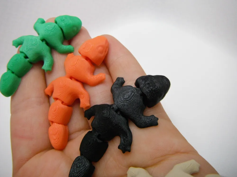 Micro Lizard 3 gram Free to Sell!, photo 3 of 4 - Micro Lizard 3 gram Free to Sell! Toys & Games