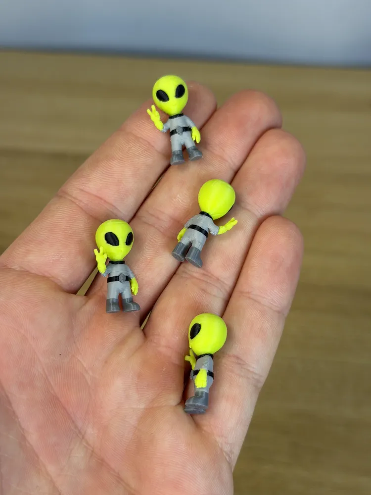 Mini Alien, photo 2 of 4 - Mini Alien Miniatures