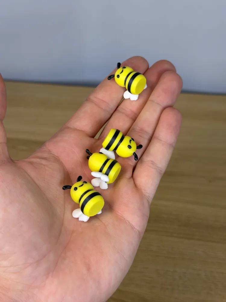 Mini Bee, photo 2 of 4 - Mini Bee Miniatures