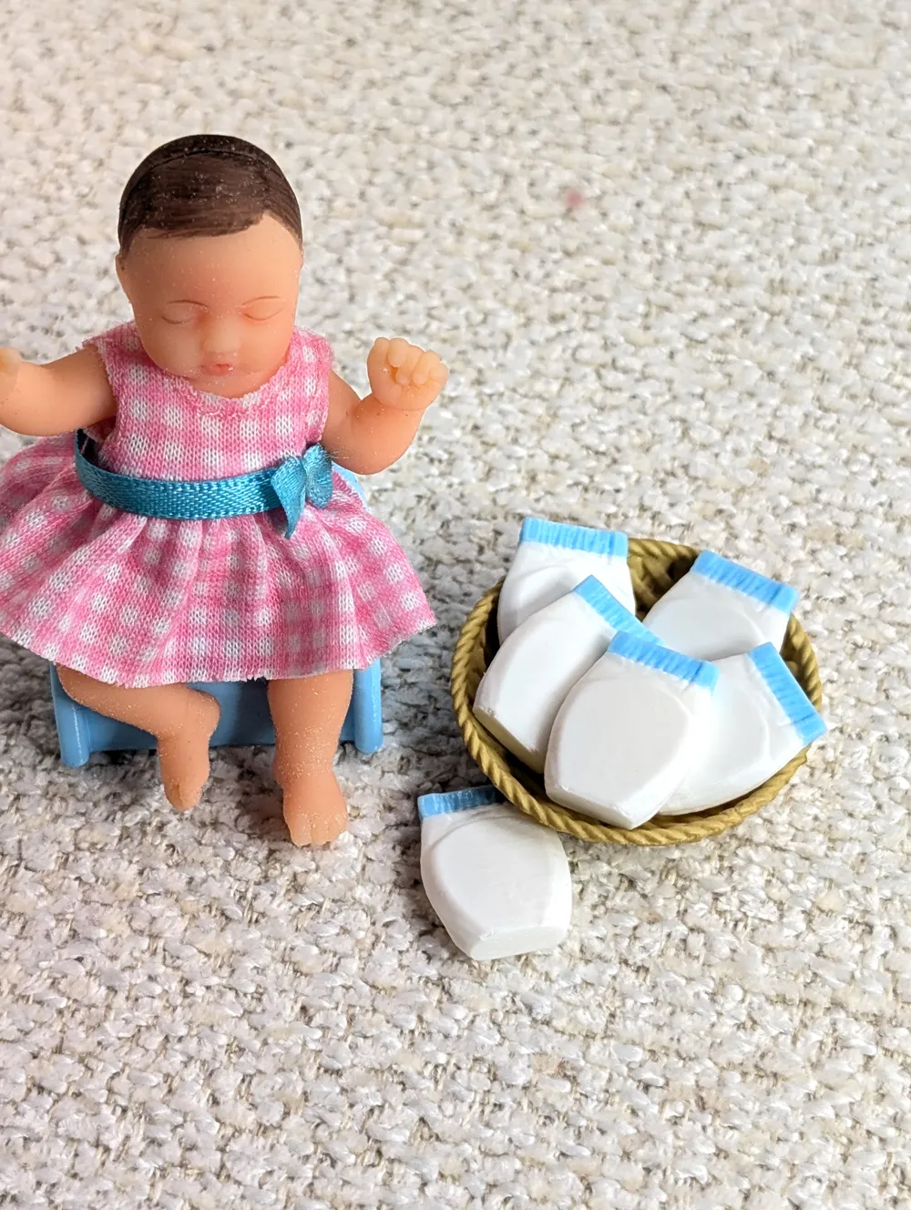 Miniature Diapers for Dollhouse Mini Baby, photo 3 of 4 - Baby Care & Feeding, my mini