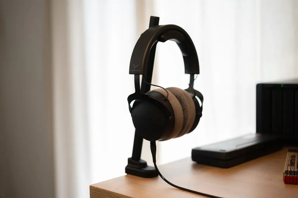 Minimalist Desk-Mount Headphone Stand, photo 4 of 4 - Minimalist Desk-Mount Headphone Stand Mobile & Device Accessories