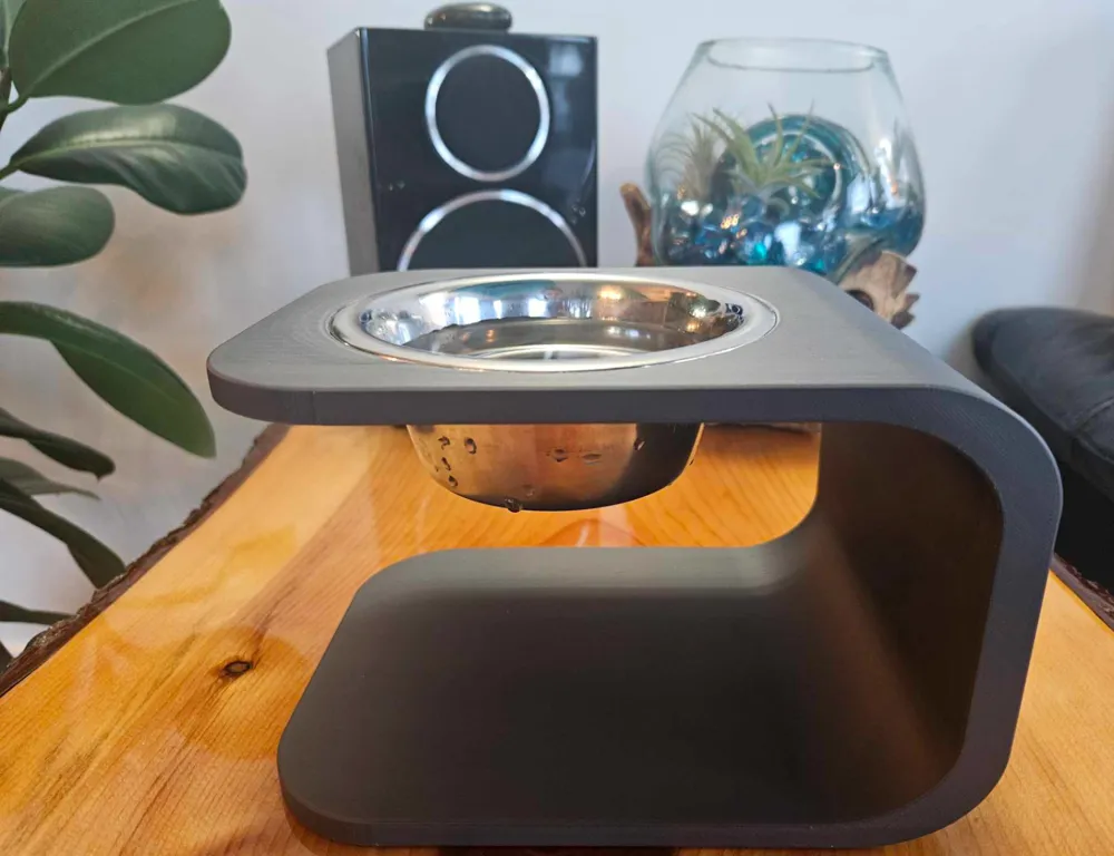 Minimalist Water Dish Holder