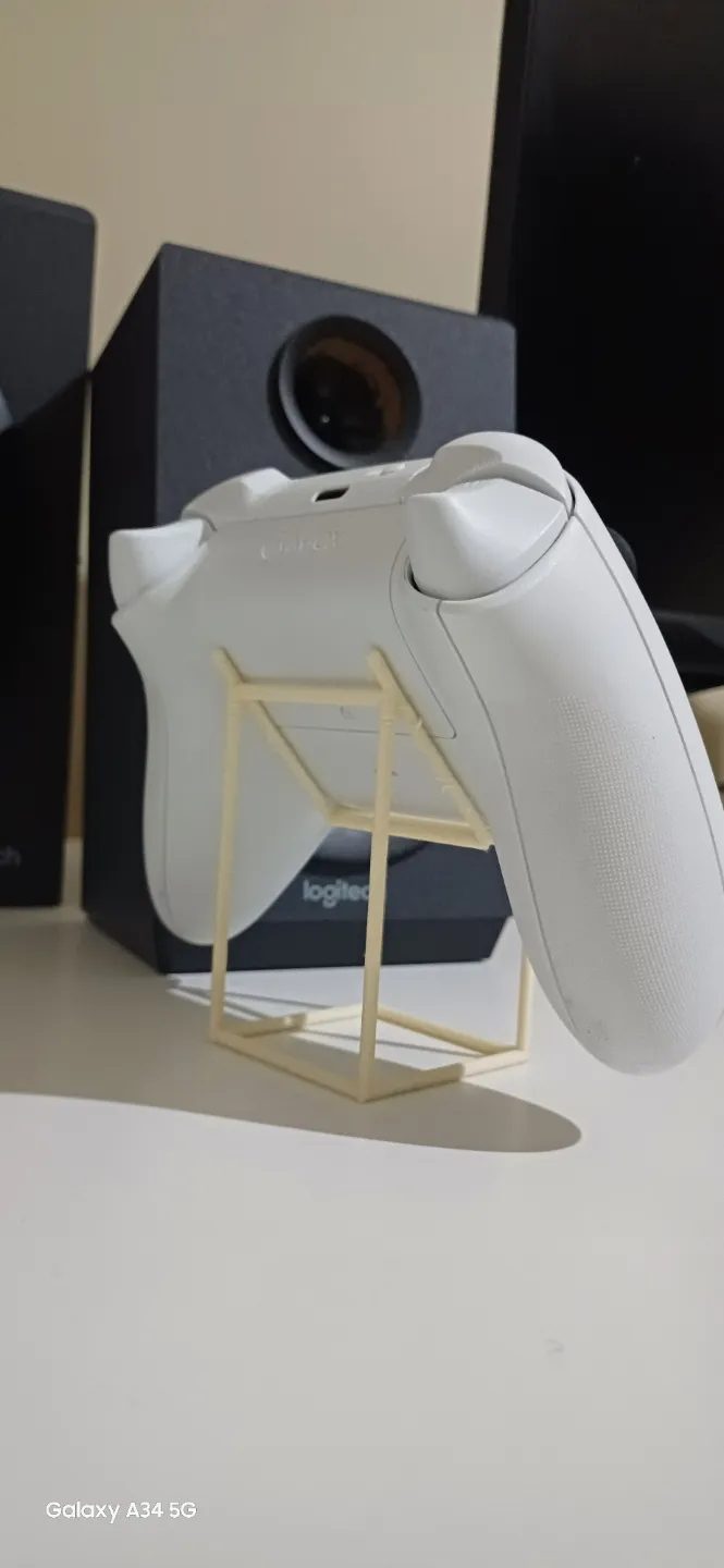 Minimalist Xbox Controller Stand (for X/S and One), photo 4 of 4 - Minimalist Xbox Controller Stand (for X/S and One) Gaming Accessories