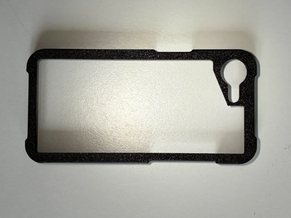Minimalistic Iphone 16e 17e Case, photo 4 of 4 - Minimalistic Iphone 16e 17e Case Hobby & DIY