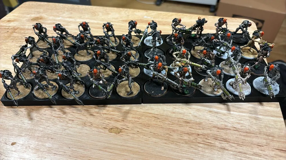 Model Movement tray 20pcs Warhammer 40k(32mm_), photo 3 of 4 - Model Movement tray 20pcs Warhammer 40k(32mm_) Miniatures