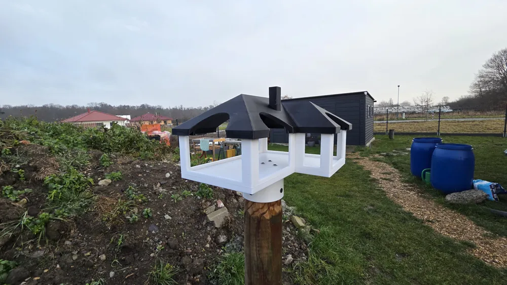 Modern bird food house, photo 3 of 4 - Modern bird food house Pets