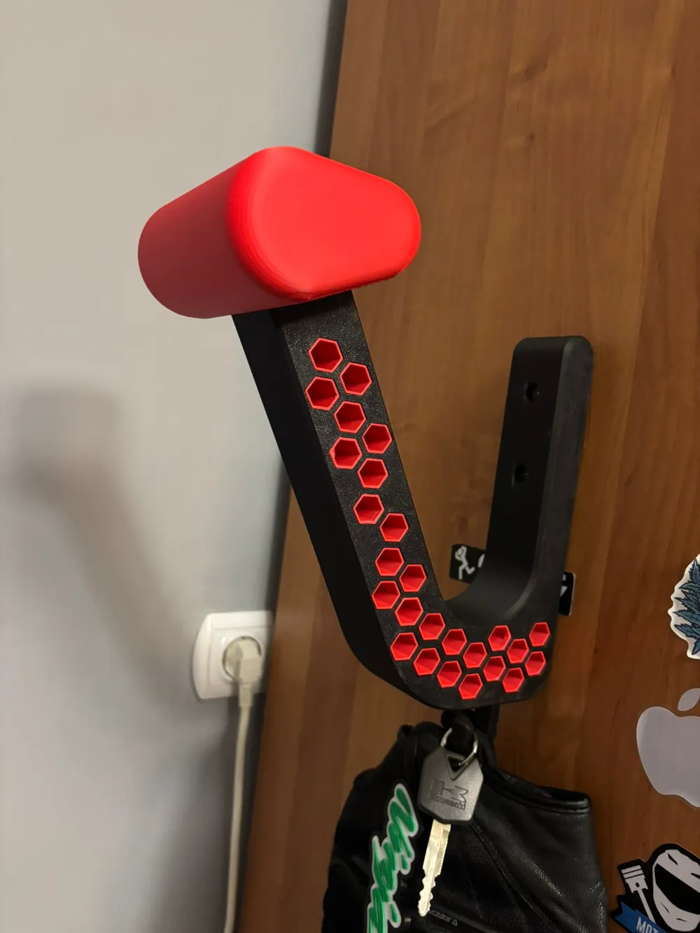 MOTORCYCLE HELMET HOLDER, photo 4 of 4 - MOTORCYCLE HELMET HOLDER Tools