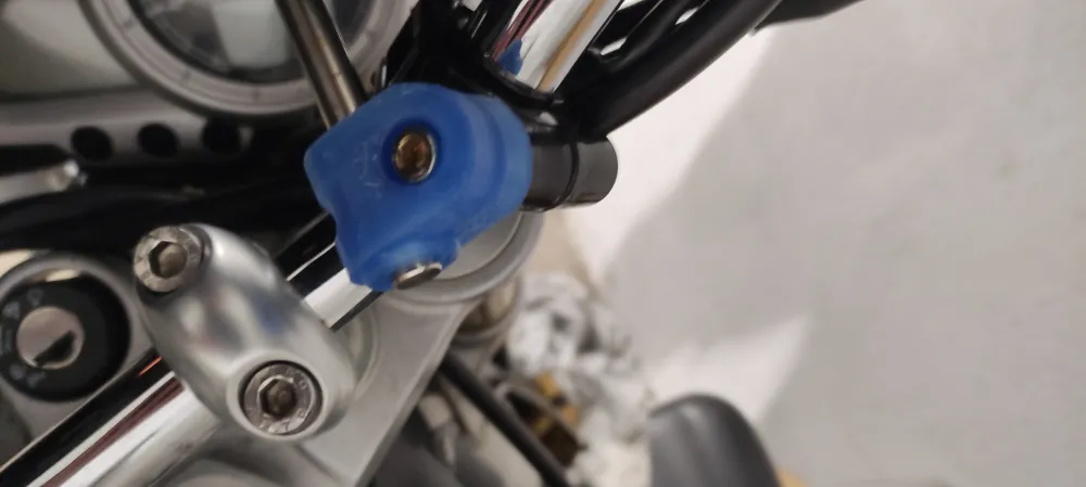 Motorcycle windshield mount, photo 2 of 4 - Motorcycle windshield mount Hobby & DIY