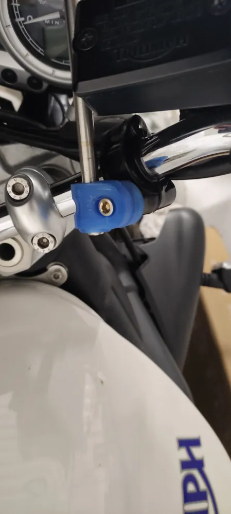 Motorcycle windshield mount, photo 3 of 4 - Motorcycle windshield mount Hobby & DIY