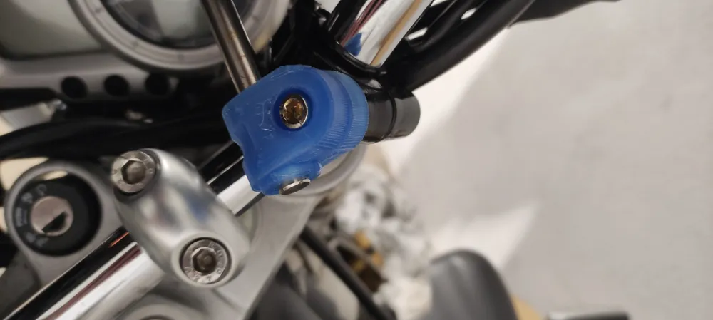 Motorcycle windshield mount, photo 4 of 4 - Motorcycle windshield mount Hobby & DIY