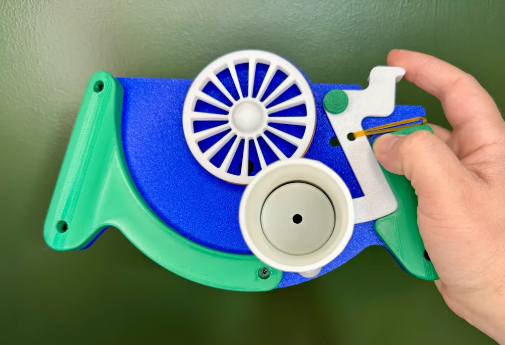 Motorized Disc Launcher - Physics Lesson, photo 4 of 4 - Motorized Disc Launcher - Physics Lesson Toys & Games
