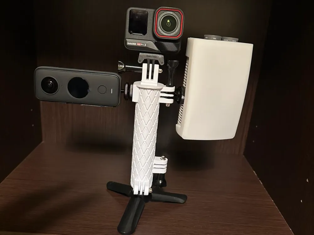 multi-accessory camera handle