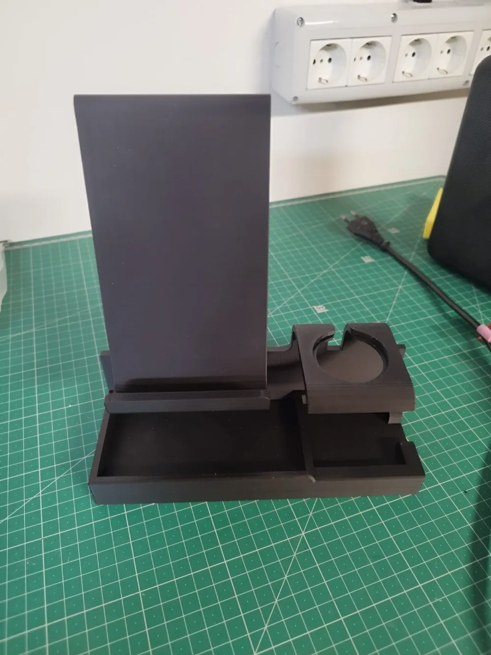 MultiHolder V2 (Phone, SmartWatch, EarPhone Case), photo 4 of 4 - MultiHolder V2 (Phone, SmartWatch, EarPhone Case) Household