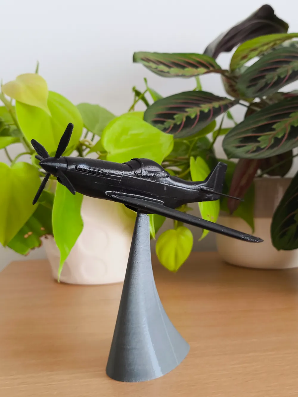 Mustang P51D model, photo 2 of 4 - Classic & Vintage Car Models, aircraft