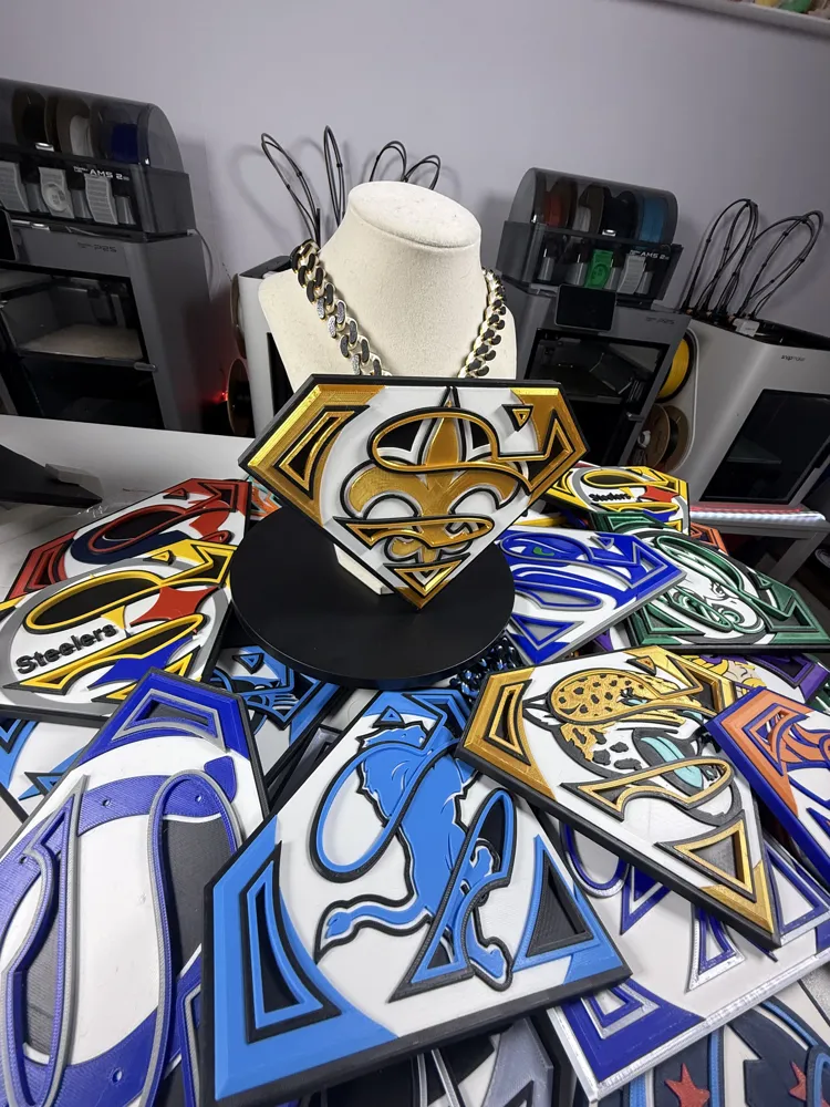 New Orleans Saints Superman Hype Chain Pendant, photo 3 of 4 - New Orleans Saints Superman Hype Chain Pendant Hobby & DIY