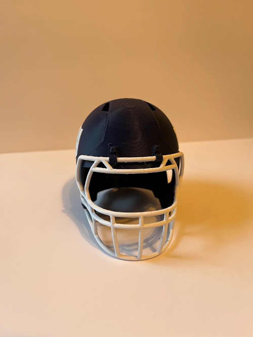 New York Giants Football Helmet, photo 4 of 4 - New York Giants Football Helmet Hobby & DIY