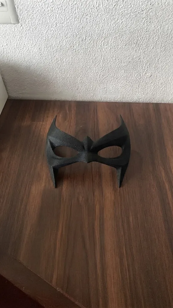 NIGHTWING MASK, photo 2 of 4 - NIGHTWING MASK Props & Cosplays