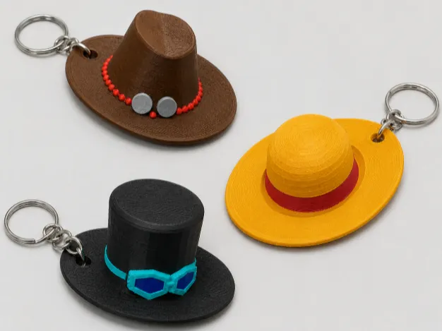 One Piece Pack de 3 Sombreros Llaveros multicolor, photo 4 of 4 - One Piece Pack de 3 Sombreros Llaveros multicolor Hobby & DIY