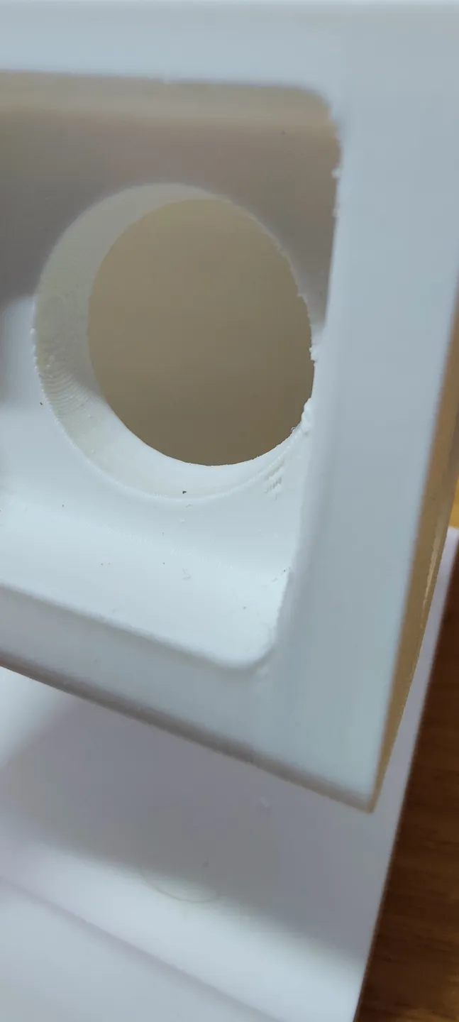 OnePlus Watch 2 charger stand with pushing hole, photo 2 of 2 - OnePlus Watch 2 charger stand with pushing hole Hobby & DIY