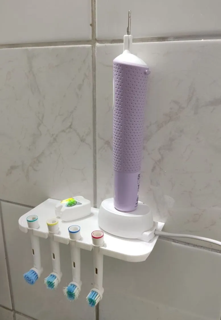 Oral B toothbrush holder, photo 3 of 3 - Oral B toothbrush holder Household