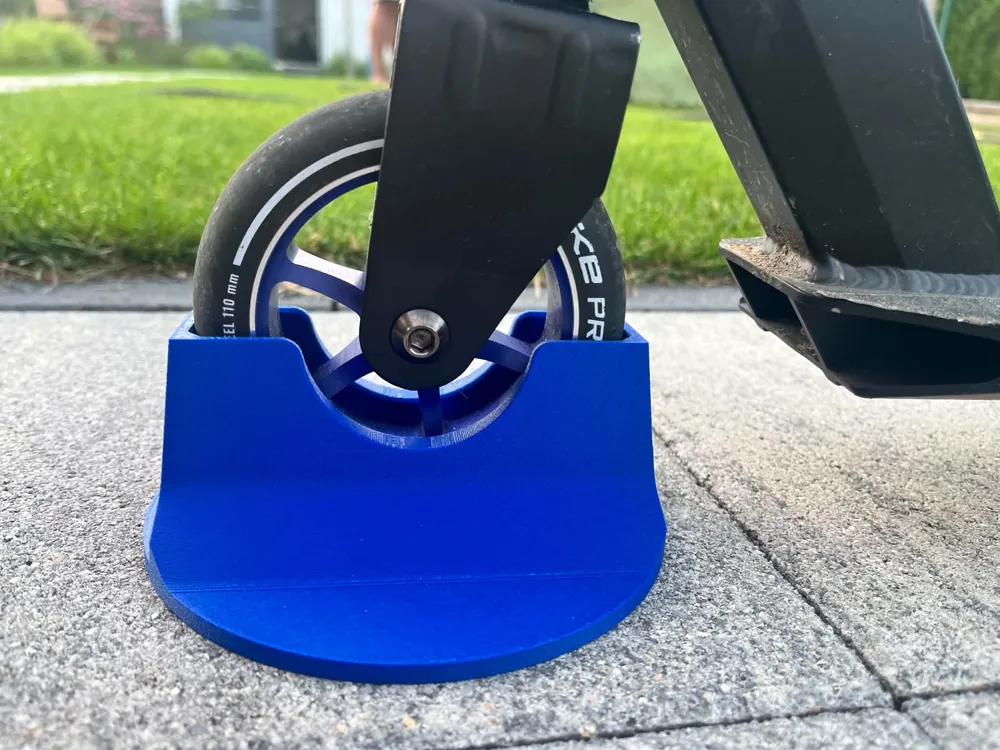 Parametric Scooter Stand | Fits All Wheels, photo 3 of 4 - Parametric Scooter Stand | Fits All Wheels Car & Vehicle