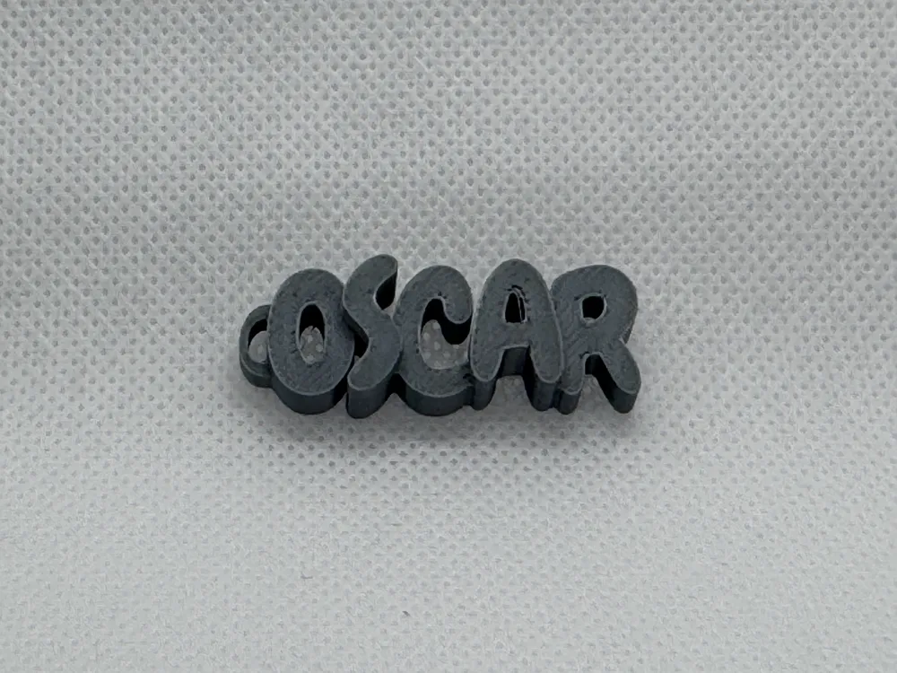 Personalized key ring with the first name Oscar, photo 2 of 4 - Photo & Custom Keychains, porte clefs