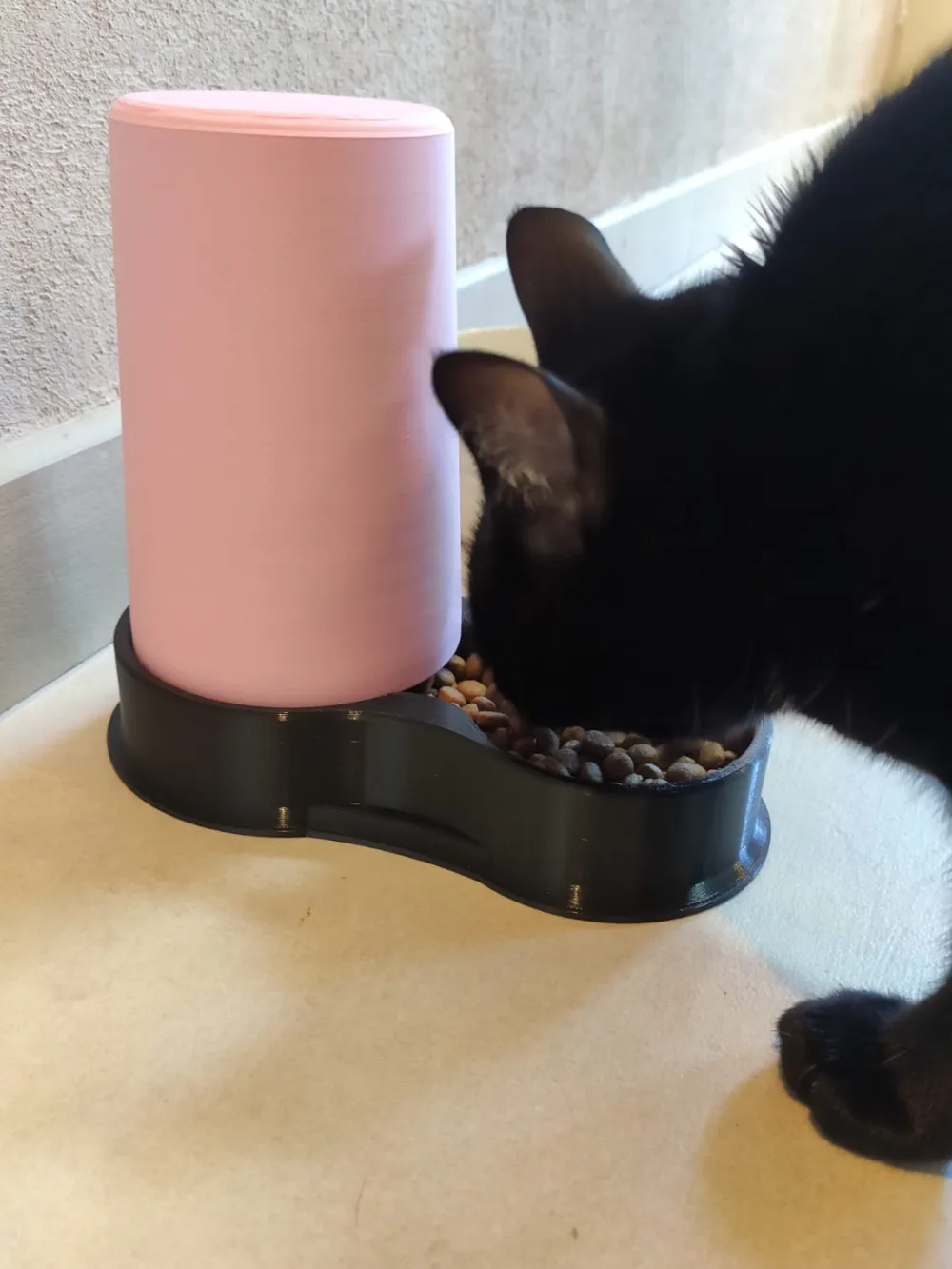 Pet feeder / Cat food dispenser, photo 2 of 4 - Cat Bowls & Feeders, catfood
