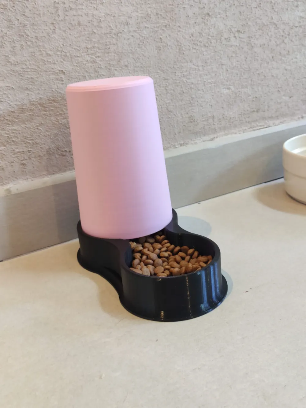 Pet feeder / Cat food dispenser, photo 4 of 4 - Cat Bowls & Feeders, cataccessories