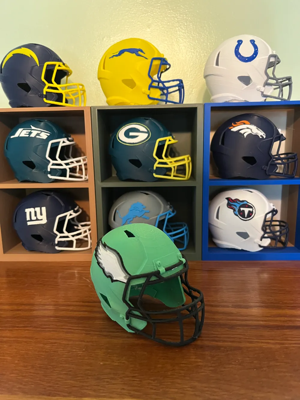 Philadelphia Eagles Football Helmet, photo 3 of 4 - Philadelphia Eagles Football Helmet Sports & Fitness