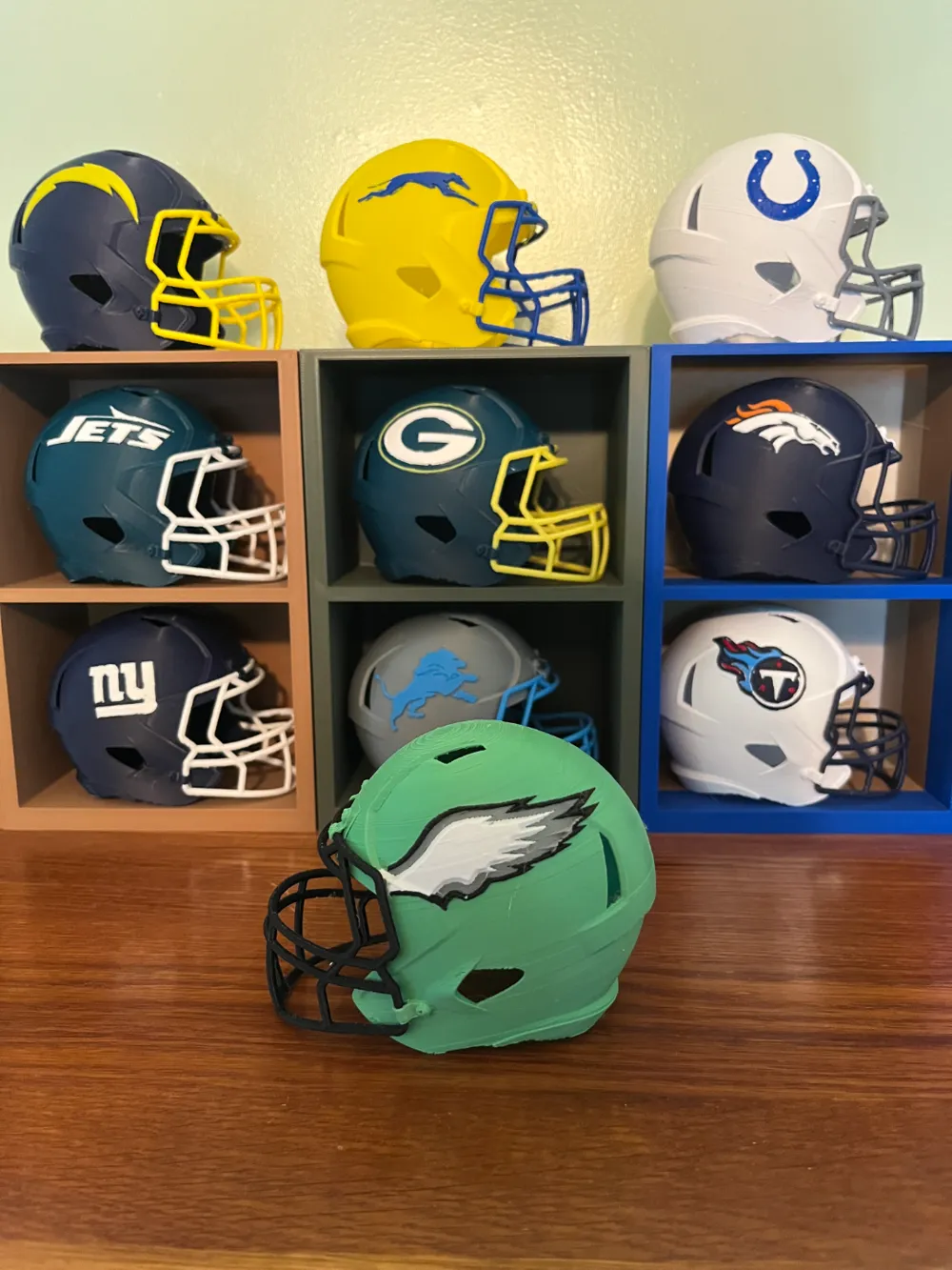 Philadelphia Eagles Football Helmet, photo 4 of 4 - Philadelphia Eagles Football Helmet Sports & Fitness