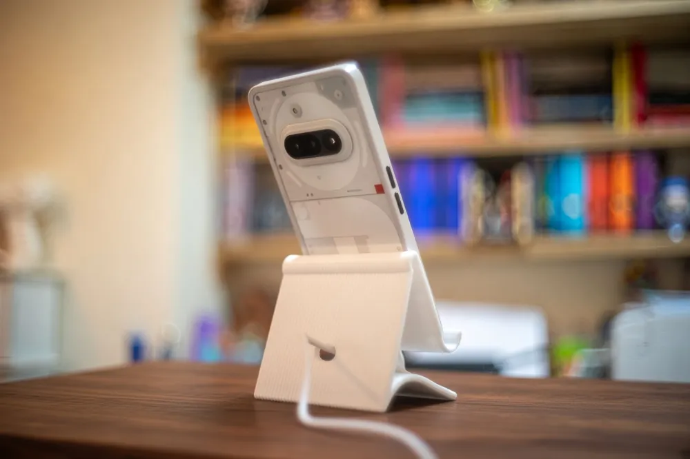 Phone stand, photo 2 of 4 - Phone stand Mobile & Device Accessories