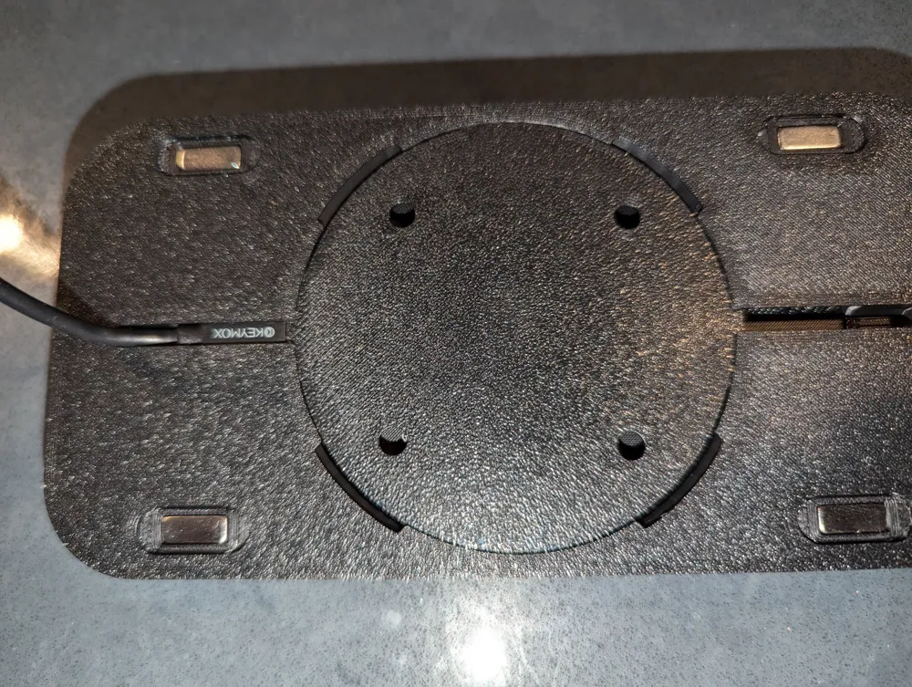 Pixel 9 Wireless Qi Charging Pad and Stand, photo 3 of 4 - Pixel 9 Wireless Qi Charging Pad and Stand Mobile & Device Accessories