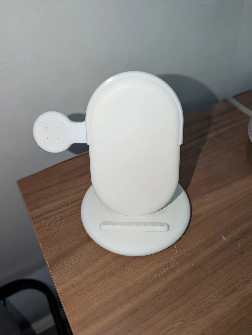 Pixel Stand (Gen 1) with Pixel Watch Holder, photo 3 of 4 - Pixel Stand (Gen 1) with Pixel Watch Holder Mobile & Device Accessories