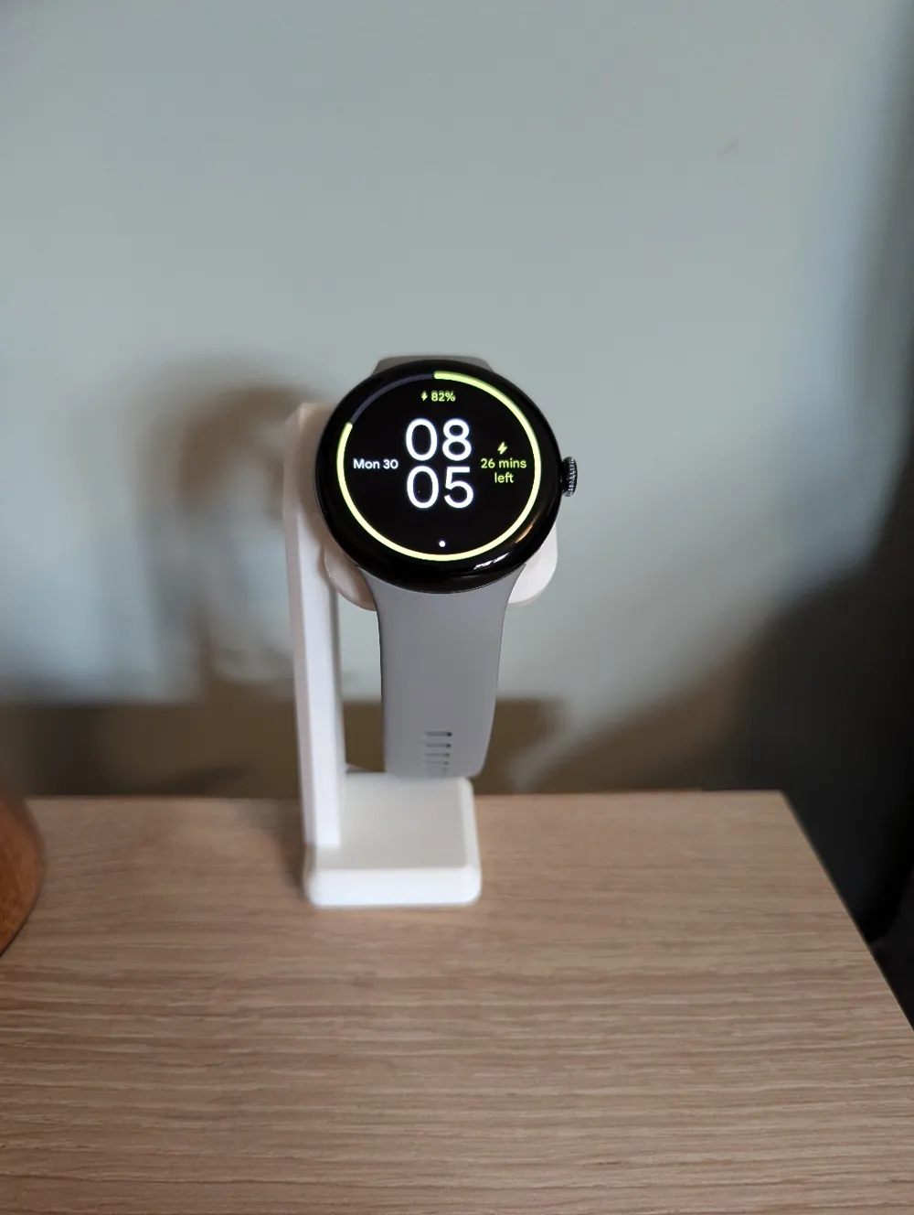 Pixel Watch 2 & Pixel Watch 3 charger stand, photo 2 of 4 - Pixel Watch 2 & Pixel Watch 3 charger stand Tools