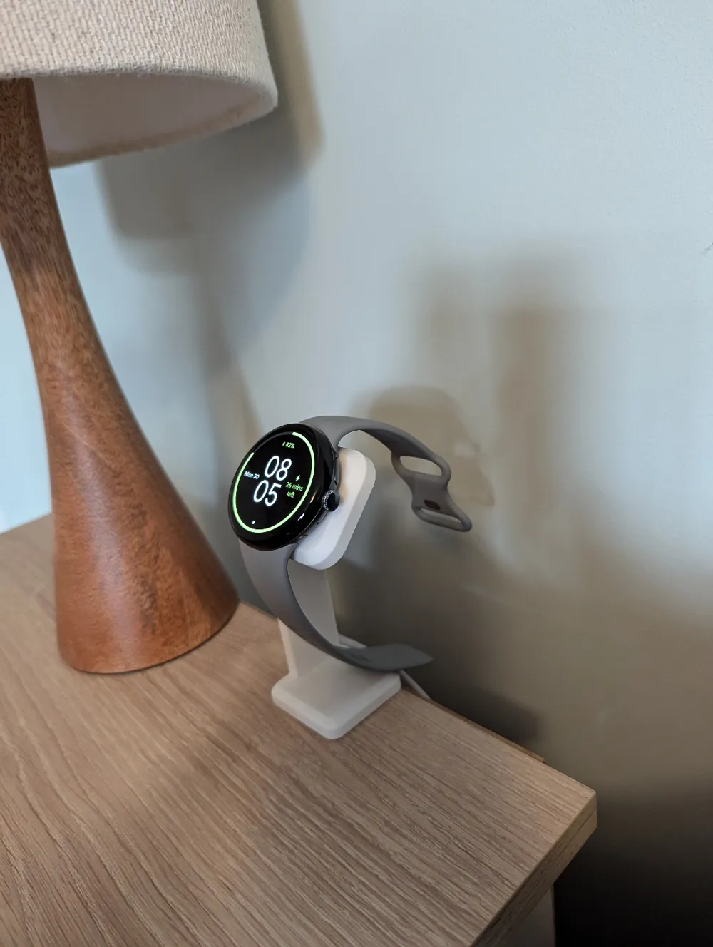 Pixel Watch 2 & Pixel Watch 3 charger stand, photo 3 of 4 - Pixel Watch 2 & Pixel Watch 3 charger stand Tools