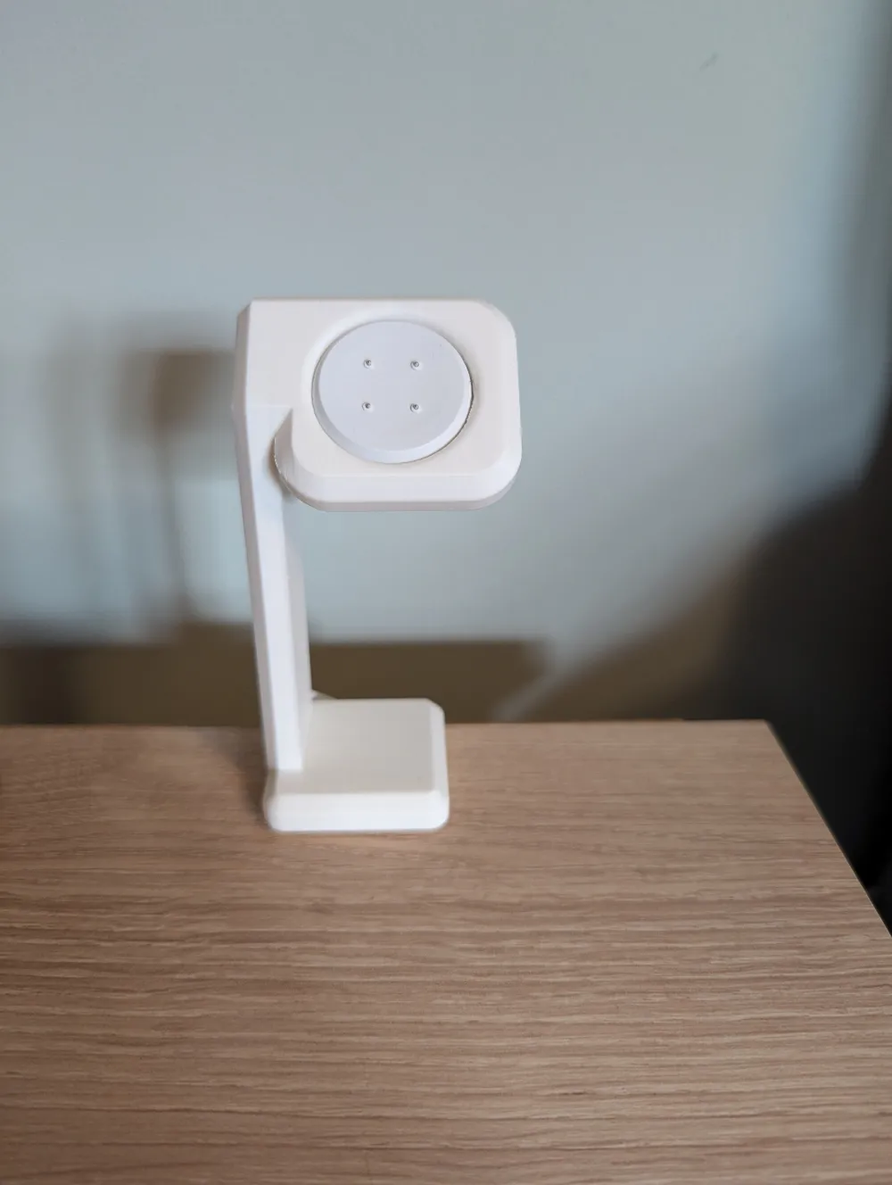 Pixel Watch 2 & Pixel Watch 3 charger stand, photo 4 of 4 - Pixel Watch 2 & Pixel Watch 3 charger stand Tools