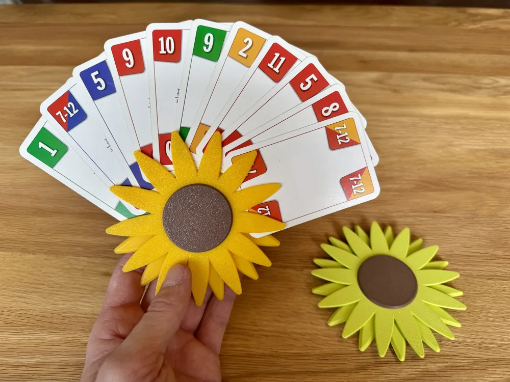 Playing card holder in sunflower design, photo 4 of 4 - Playing card holder in sunflower design Board Games & Tabletop