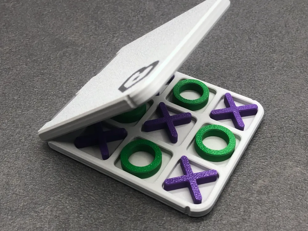 Pocket Tic Tac Toe: Fold & Play Anytime, Anywhere, photo 2 of 4 - Classic Board Games & Game Sets, board