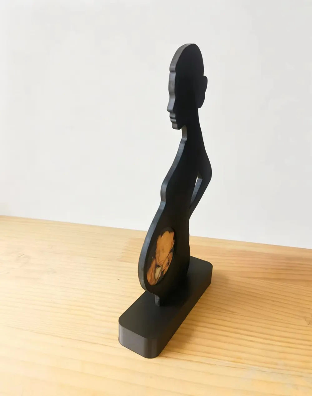 Pregnancy Silhouette Fetus Photo Frame Ornaments | Maternal Love Memorial Stand, Mark of Pregnancy - Fetal B-ultrasound Photo Hollow Silhouette Stand, photo 4 of 4 - Wedding & Love Frames, desktop decoration
