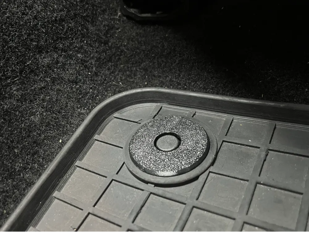 PSA Peugeot Citroen car floor mat clip driver side