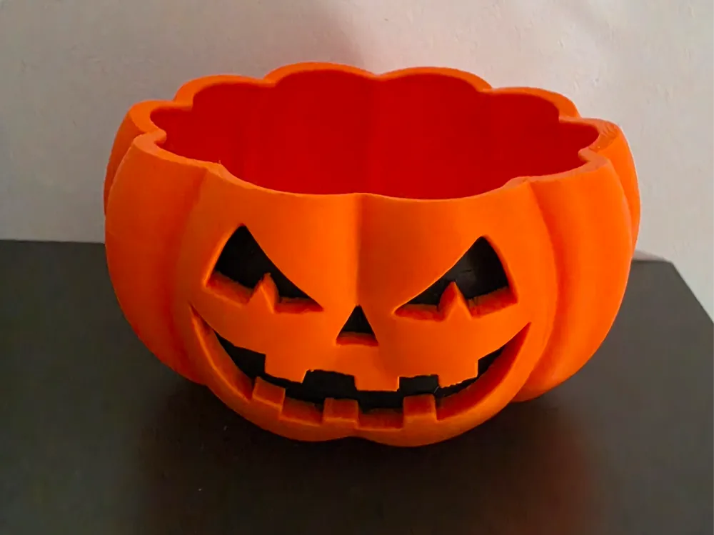 Bowl of pumpkin Halloween, photo 2 of 3 - Bowl of pumpkin Halloween Household