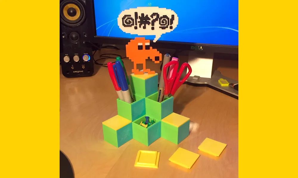 Q-BERT desk tidy, photo 3 of 4 - Q-BERT desk tidy Desk & Office