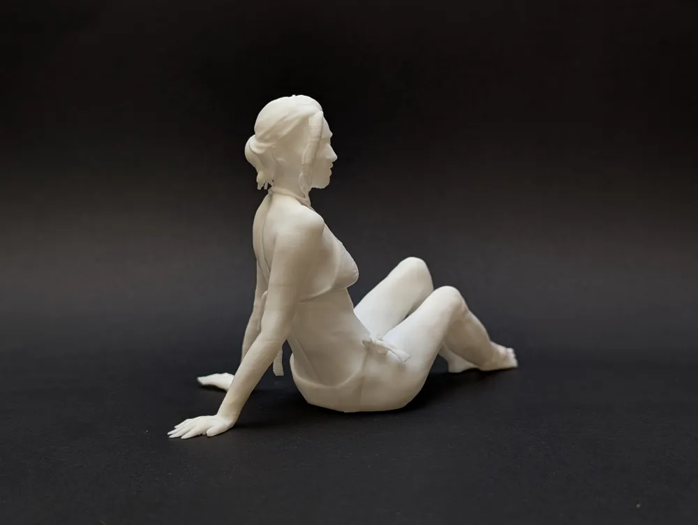 Relaxing Beach Woman - Summer Diorama Figure, photo 2 of 4 - Relaxing Beach Woman - Summer Diorama Figure Toys & Games